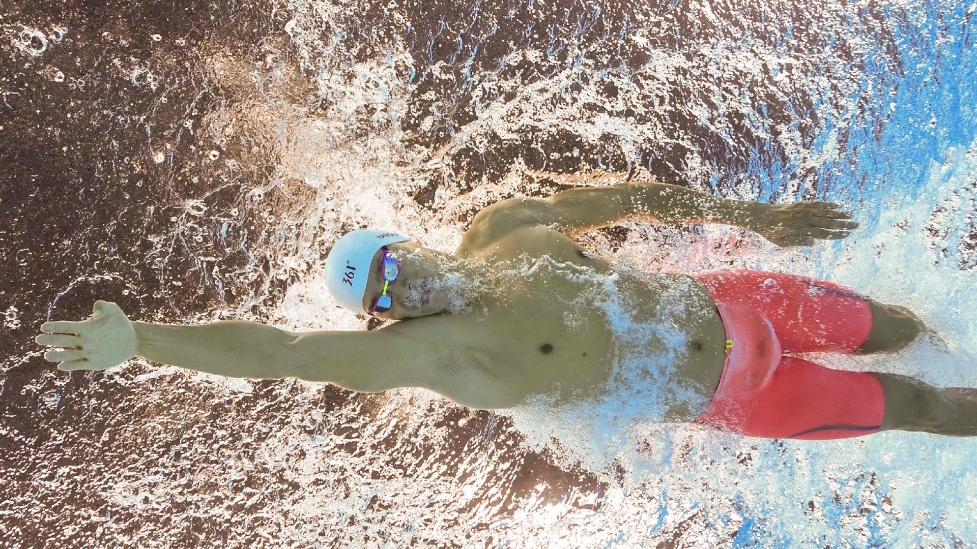 “汤姆·佩顿短距离自由泳再创佳绩,迈向国际舞台”