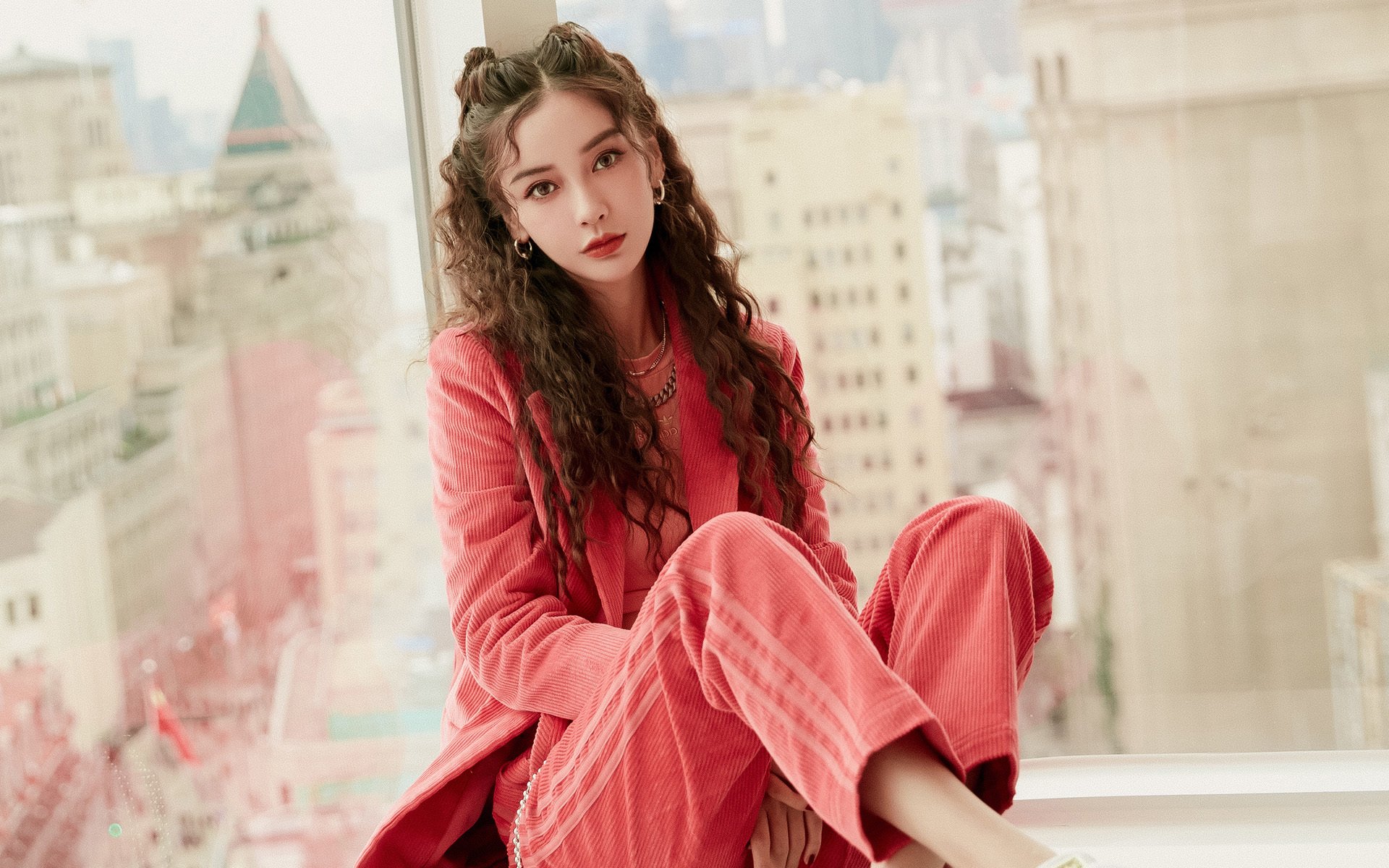 中国篮球推进球员装备标准统一提升专业形象,篮球队装备