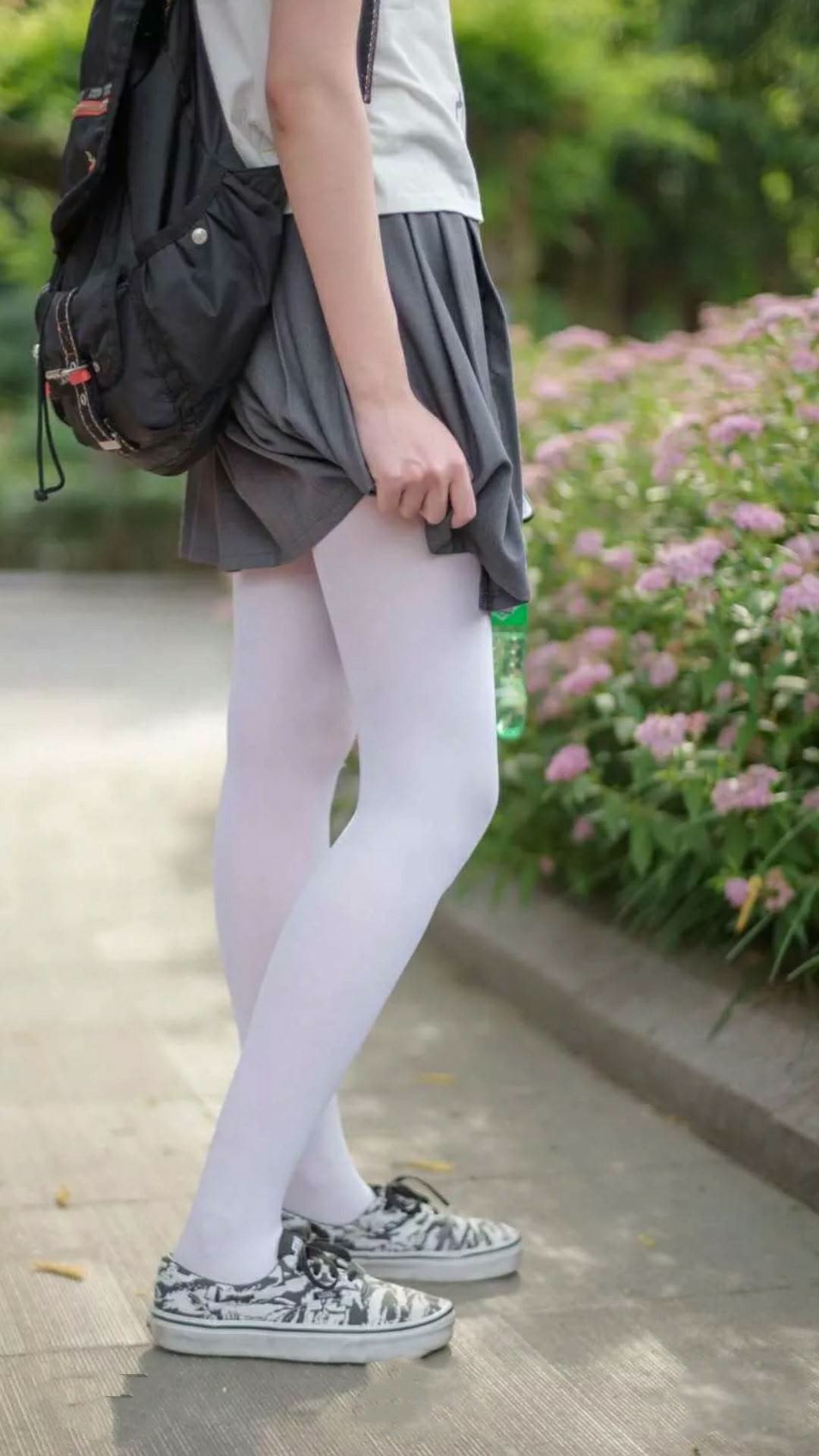 FIFA世俱杯-跨界合作推出足球题材的电影和纪录片，弘扬体育精神，足球类纪录片